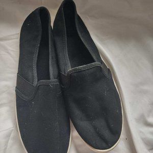 TrueTime Women's black loafers